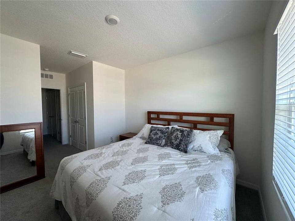 For Rent: $2,150 (3 beds, 2 baths, 1673 Square Feet)
