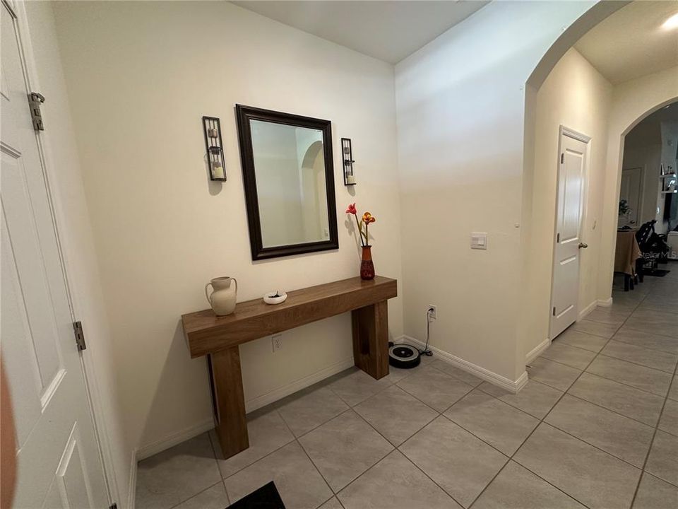 For Rent: $2,150 (3 beds, 2 baths, 1673 Square Feet)