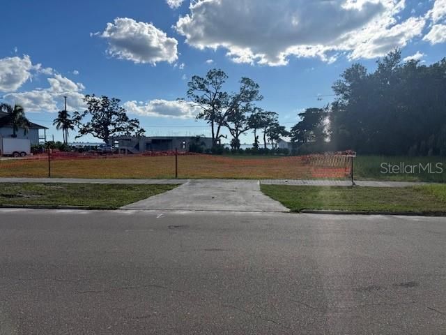 En Venta: $299,900 (0.26 acres)