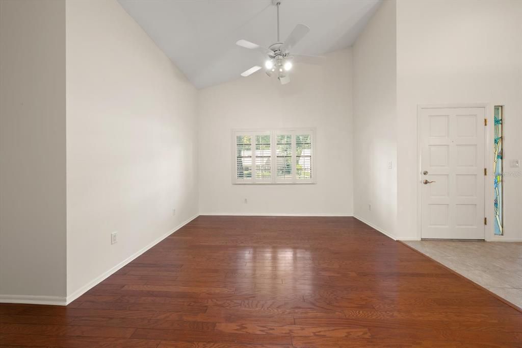 For Sale: $405,000 (3 beds, 2 baths, 1700 Square Feet)