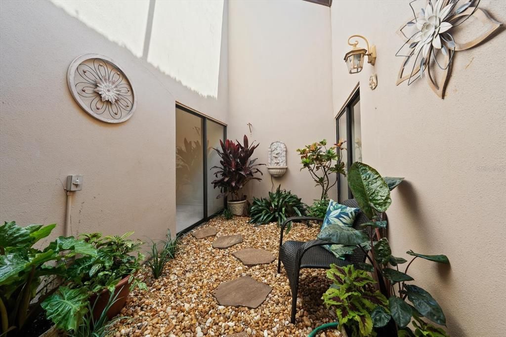 For Sale: $405,000 (3 beds, 2 baths, 1700 Square Feet)