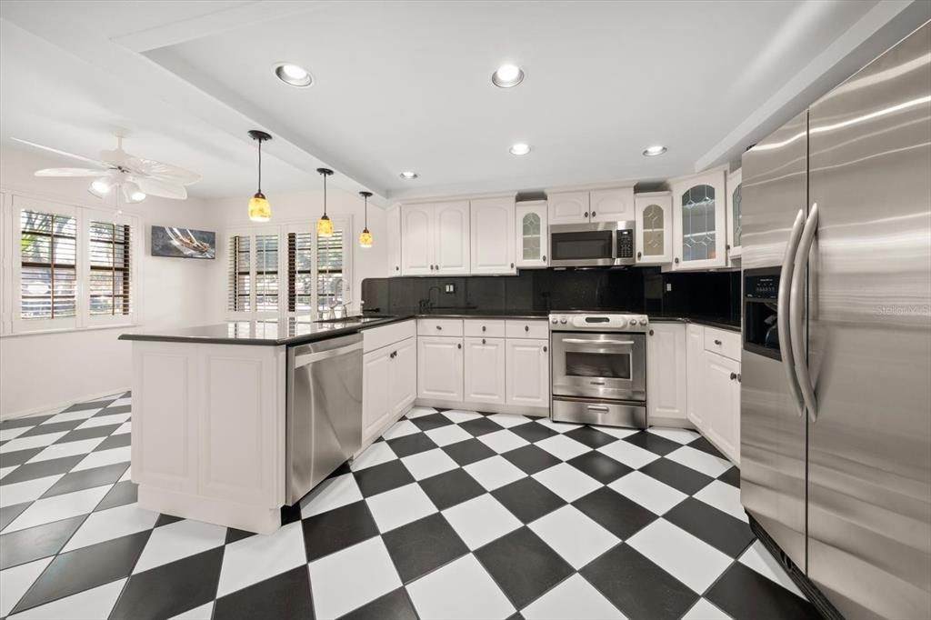 For Sale: $405,000 (3 beds, 2 baths, 1700 Square Feet)