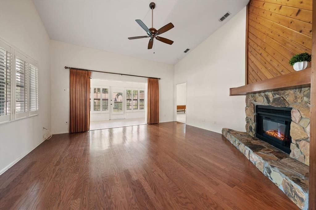 For Sale: $405,000 (3 beds, 2 baths, 1700 Square Feet)