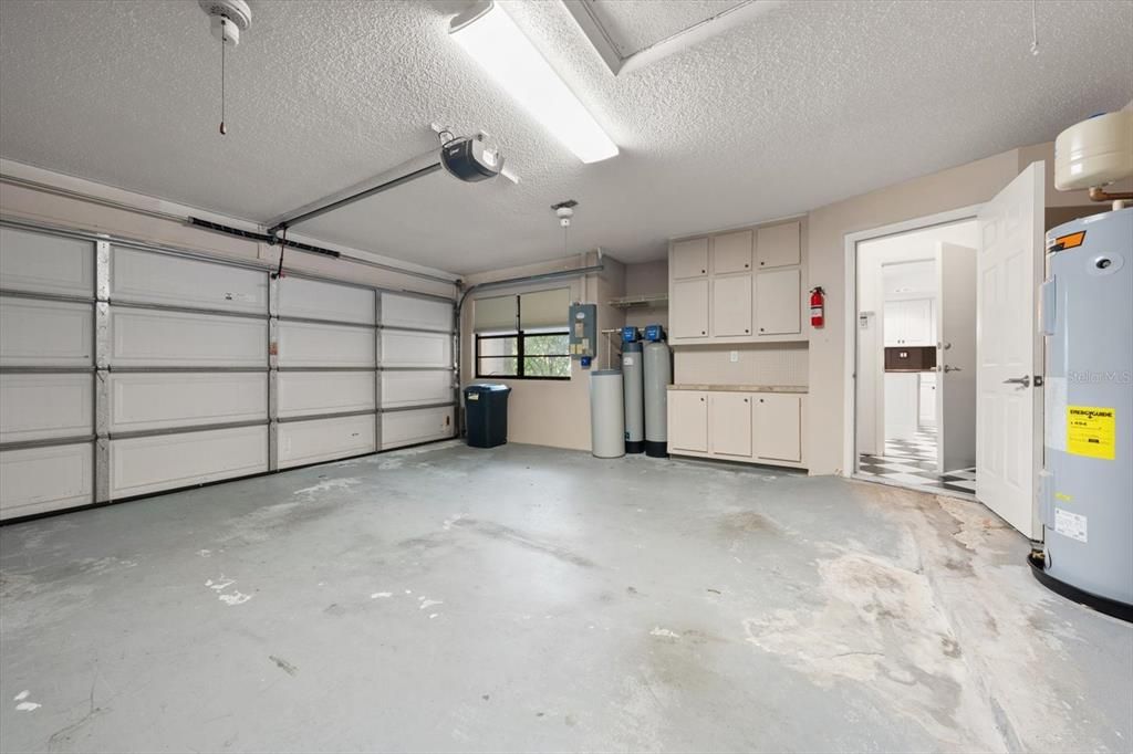 For Sale: $405,000 (3 beds, 2 baths, 1700 Square Feet)