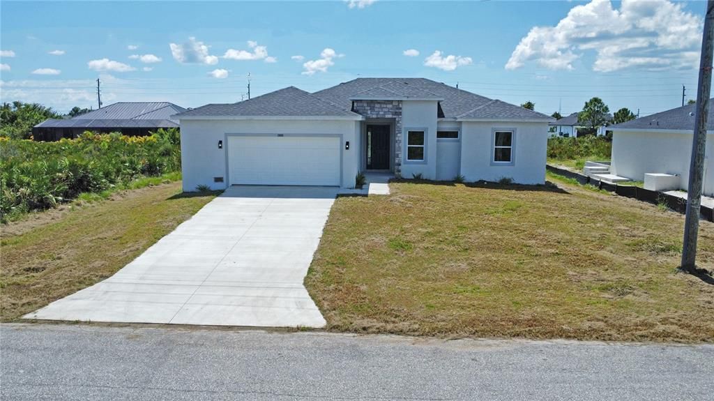For Sale: $345,000 (2 beds, 4 baths, 1744 Square Feet)