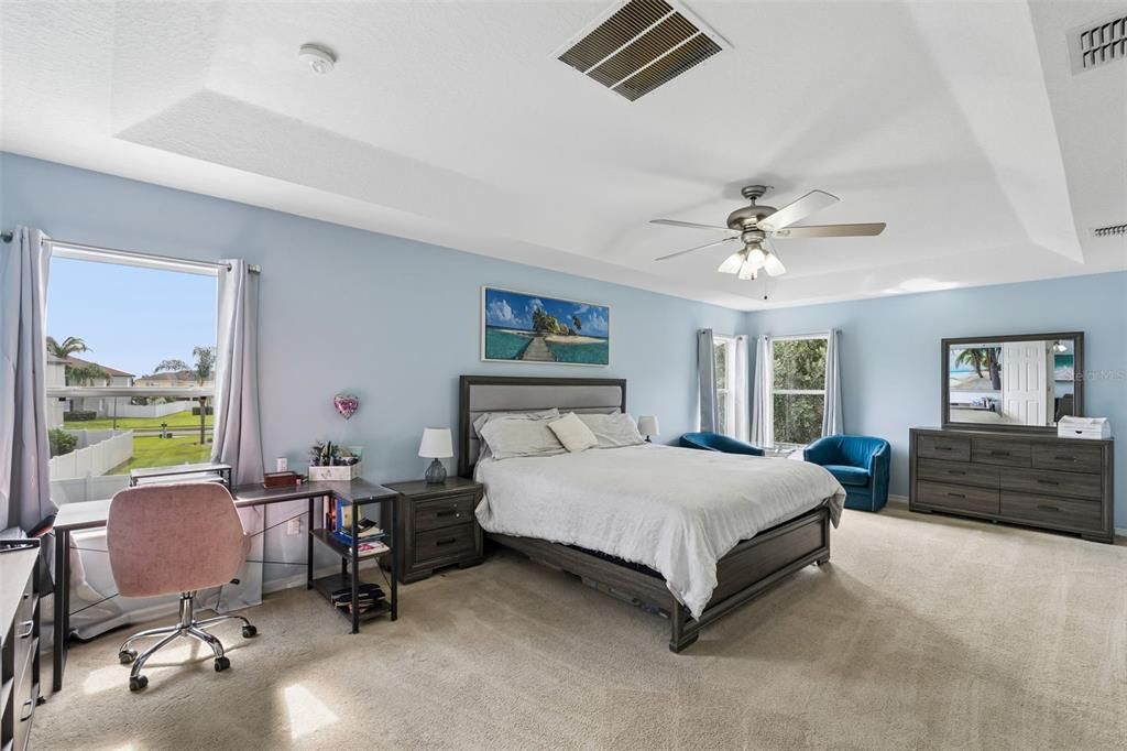 En Venta: $669,000 (5 camas, 3 baños, 2834 Pies cuadrados)