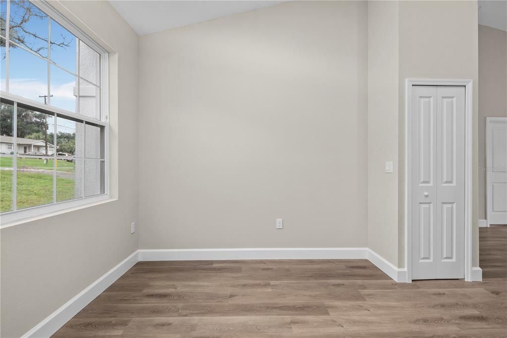 En Venta: $499,900 (4 camas, 2 baños, 1744 Pies cuadrados)
