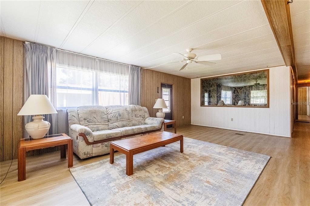 En Venta: $165,000 (3 camas, 2 baños, 1368 Pies cuadrados)