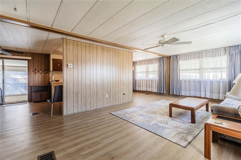En Venta: $165,000 (3 camas, 2 baños, 1368 Pies cuadrados)