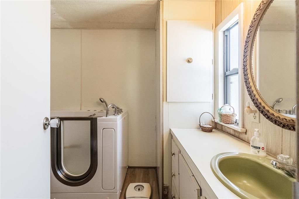 En Venta: $165,000 (3 camas, 2 baños, 1368 Pies cuadrados)