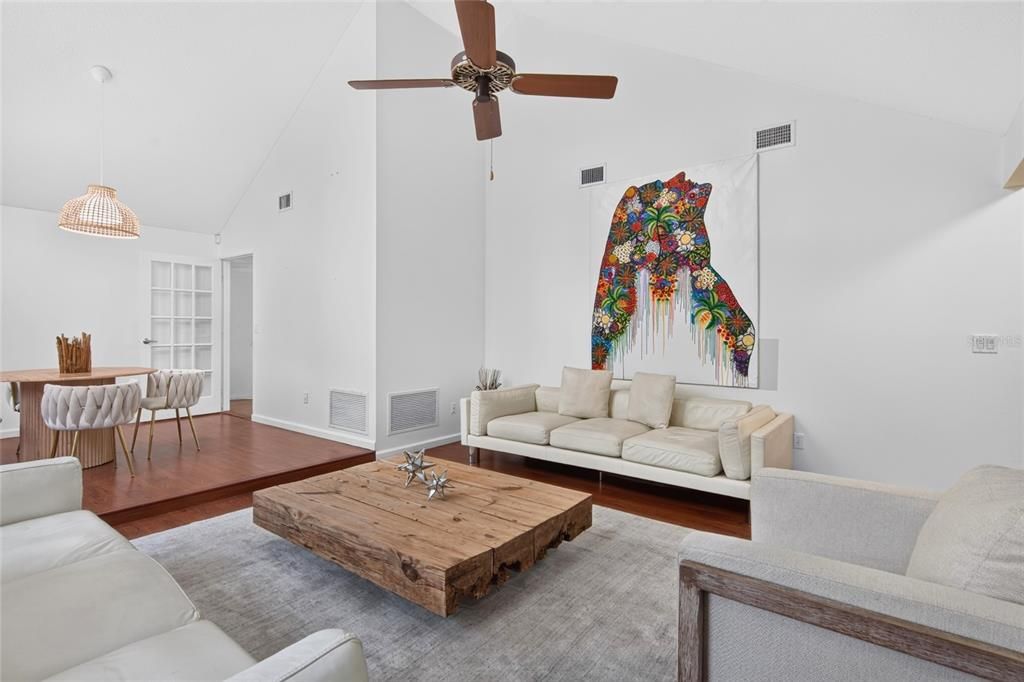 В аренду: $3,800 (3 спален, 2 ванн, 2118 Квадратных фут)