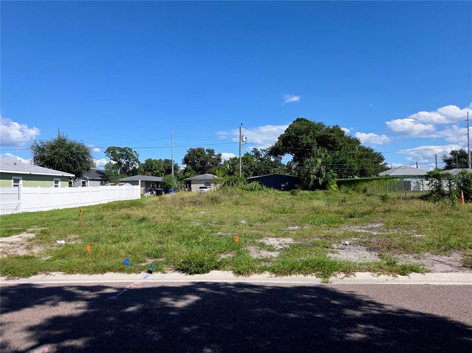 На продажу: $200,000 (0.27 acres)