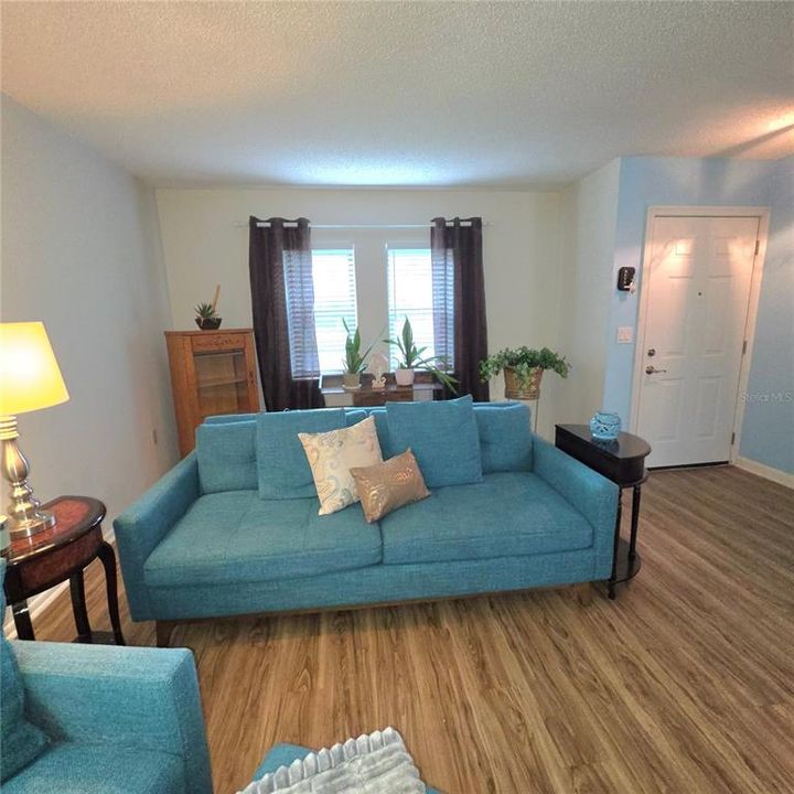 En Venta: $224,900 (2 camas, 2 baños, 1424 Pies cuadrados)