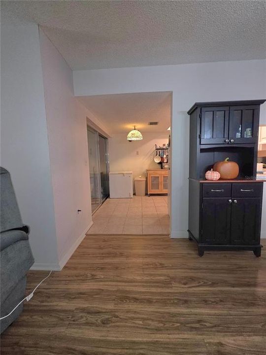 En Venta: $224,900 (2 camas, 2 baños, 1424 Pies cuadrados)
