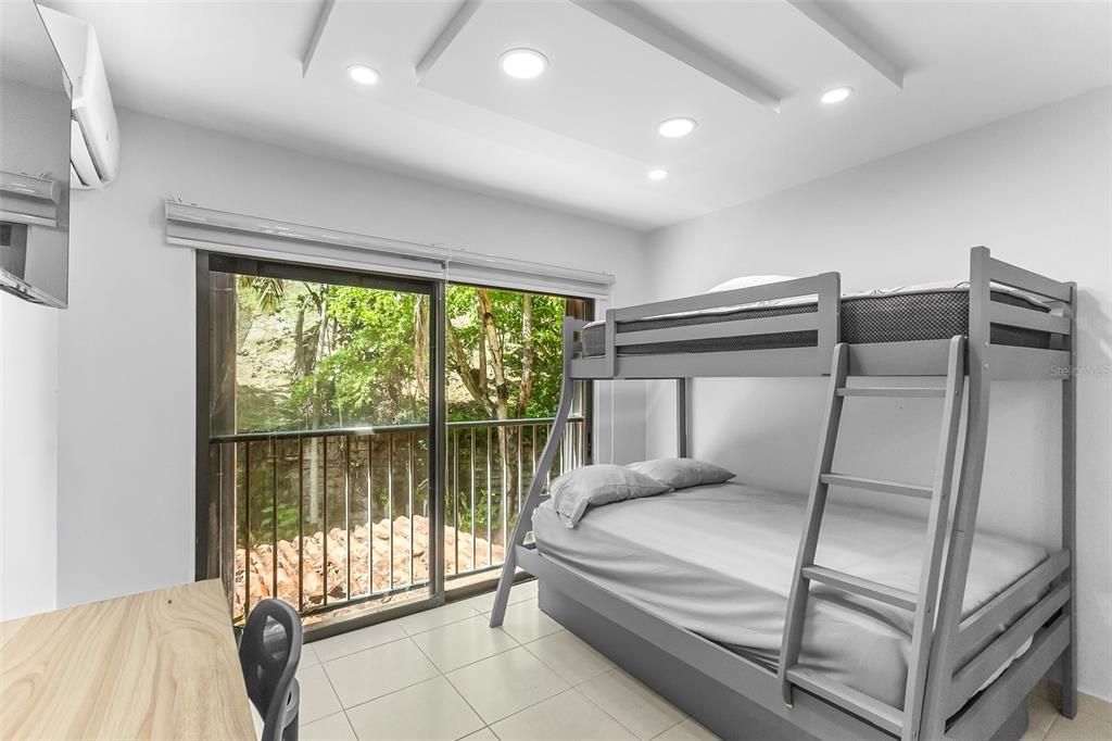 На продажу: $375,000 (3 спален, 2 ванн, 1758 Квадратных фут)