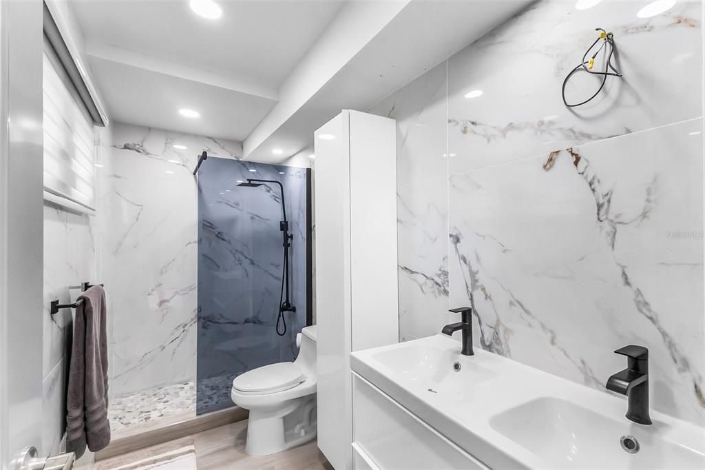 На продажу: $375,000 (3 спален, 2 ванн, 1758 Квадратных фут)
