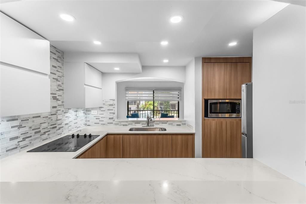 На продажу: $375,000 (3 спален, 2 ванн, 1758 Квадратных фут)