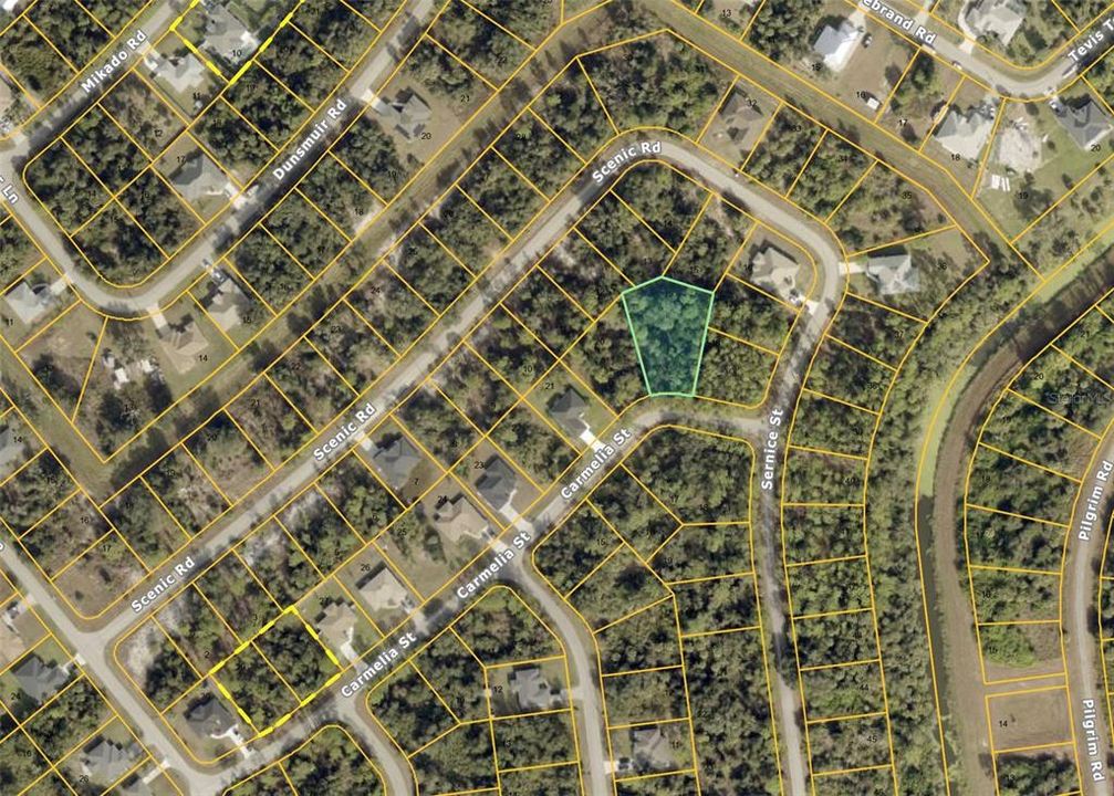 На продажу: $33,000 (0.39 acres)