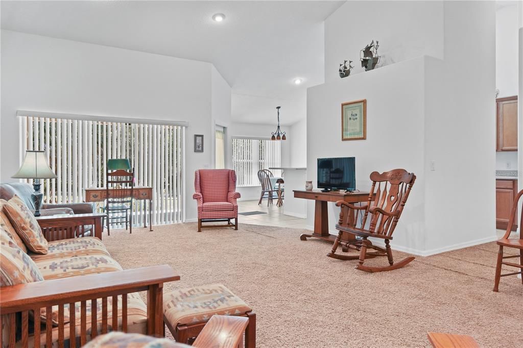 En Venta: $277,000 (3 camas, 2 baños, 1844 Pies cuadrados)