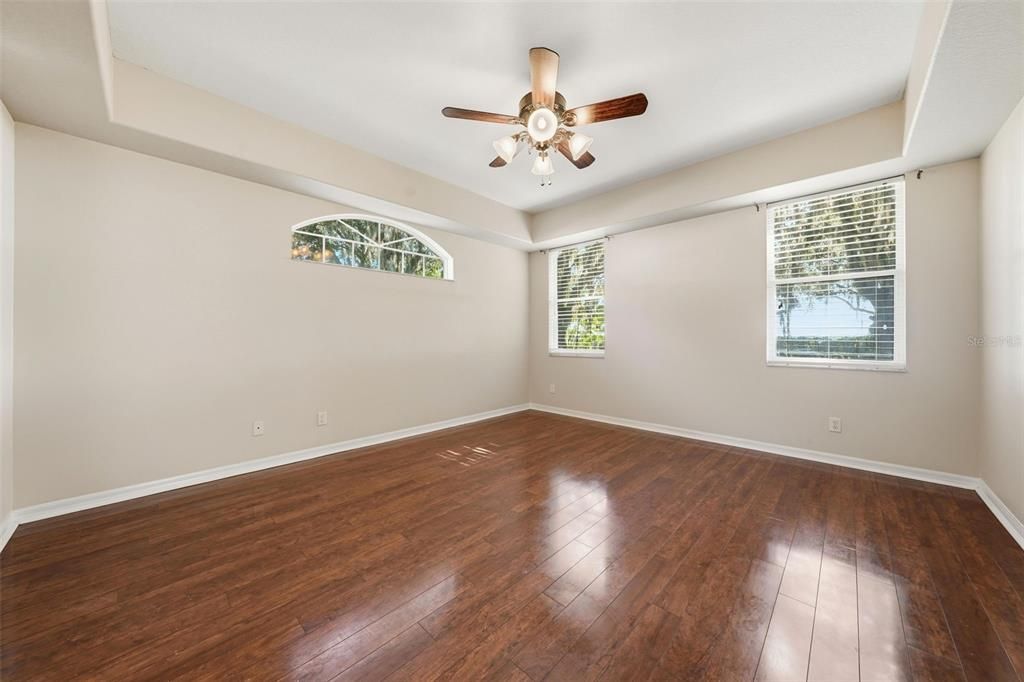 En Venta: $329,000 (2 camas, 2 baños, 2163 Pies cuadrados)