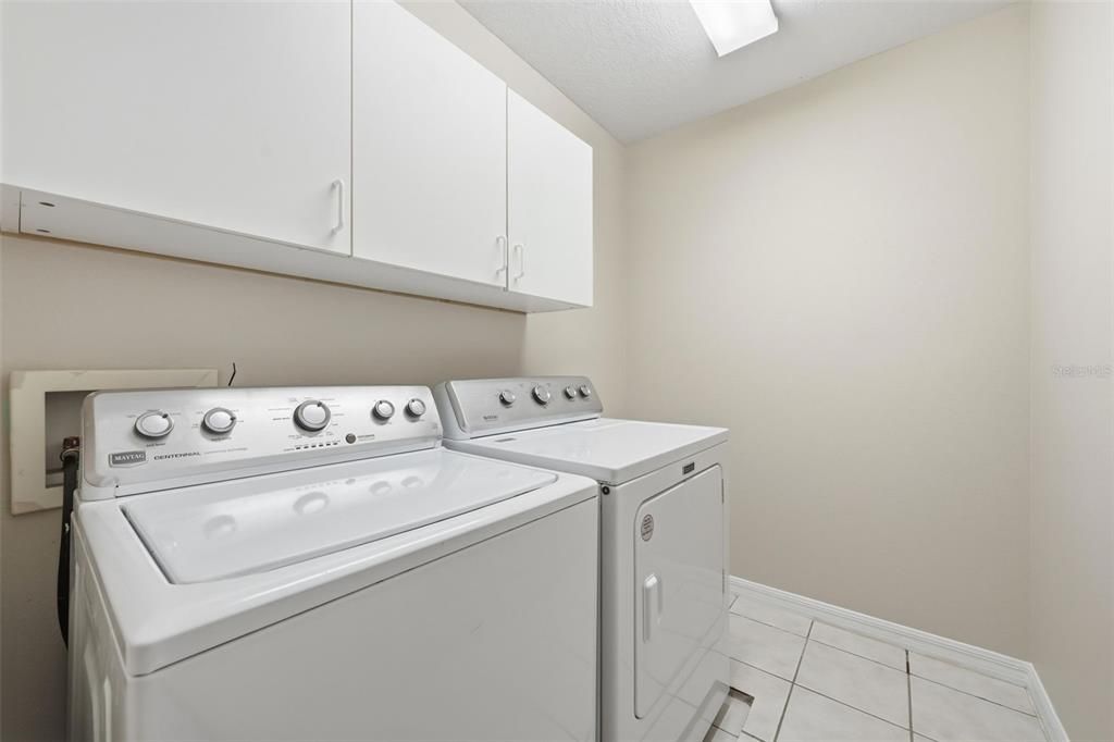 En Venta: $329,000 (2 camas, 2 baños, 2163 Pies cuadrados)