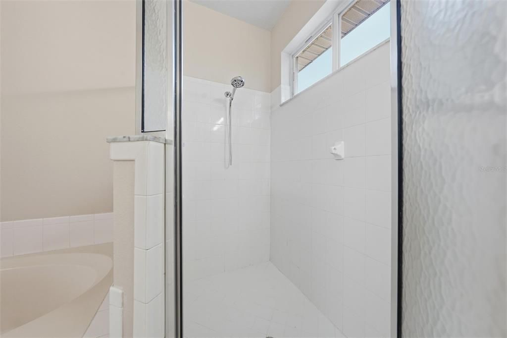 En Venta: $329,000 (2 camas, 2 baños, 2163 Pies cuadrados)