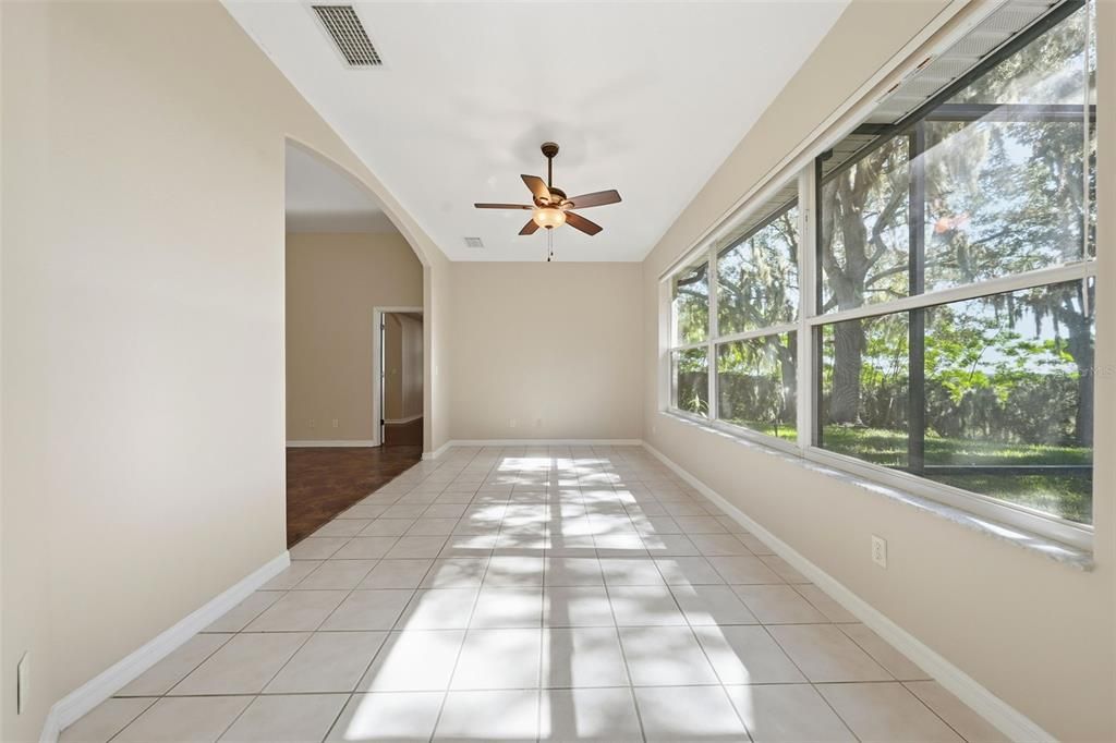 En Venta: $329,000 (2 camas, 2 baños, 2163 Pies cuadrados)