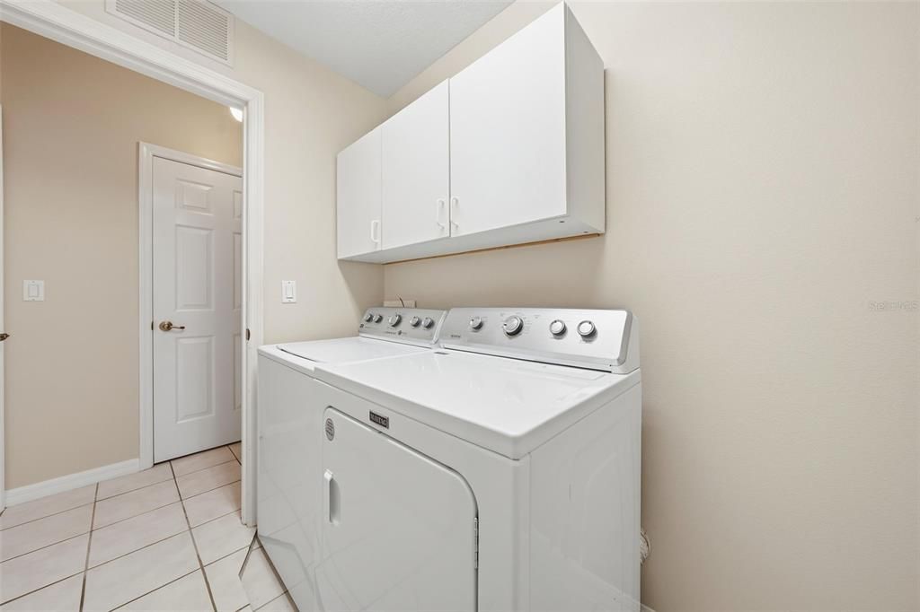 En Venta: $329,000 (2 camas, 2 baños, 2163 Pies cuadrados)