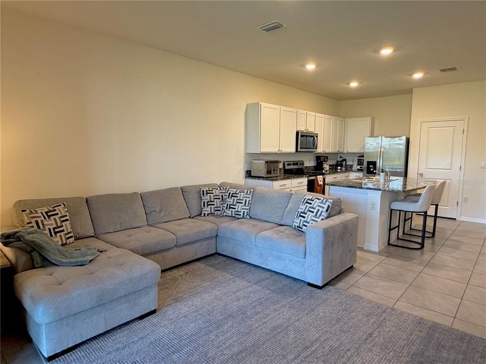 For Sale: $280,000 (3 beds, 2 baths, 1673 Square Feet)