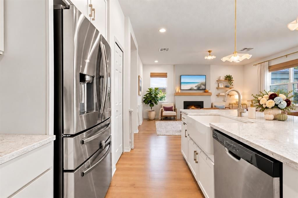 En Venta: $499,999 (3 camas, 2 baños, 2143 Pies cuadrados)