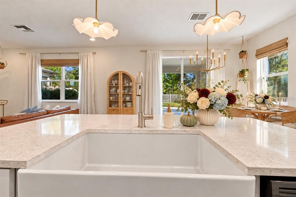 En Venta: $499,999 (3 camas, 2 baños, 2143 Pies cuadrados)