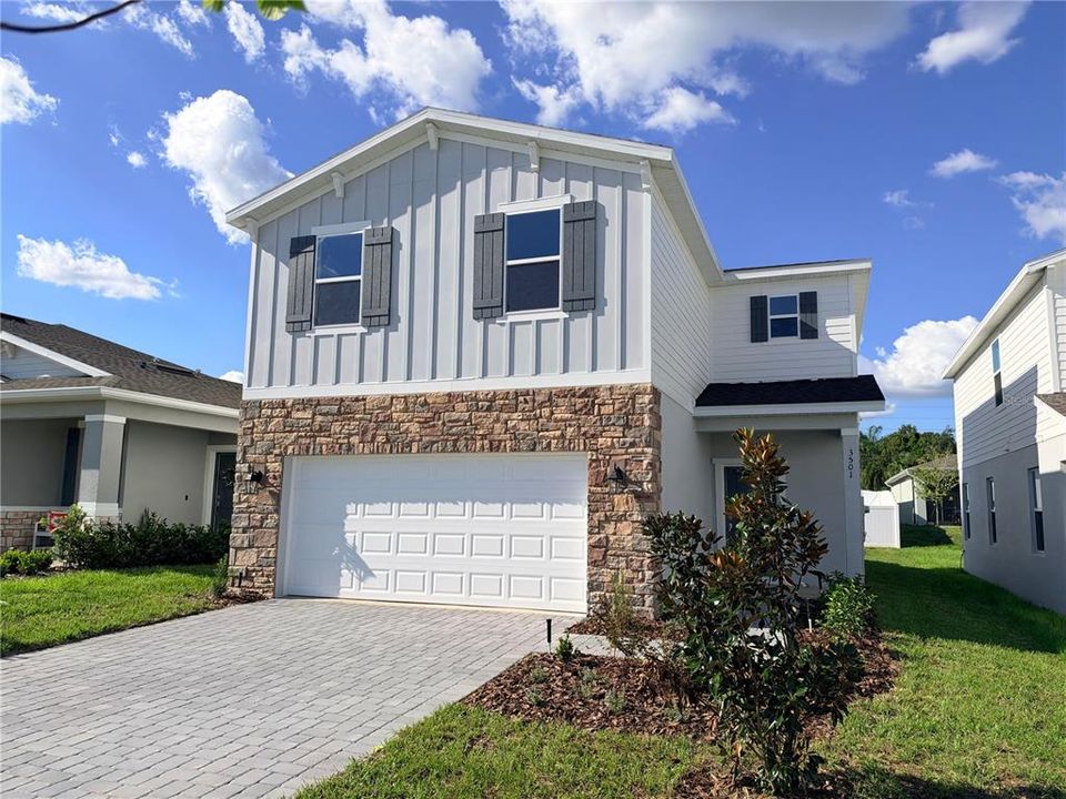 For Rent: $2,490 (4 beds, 2 baths, 1876 Square Feet)