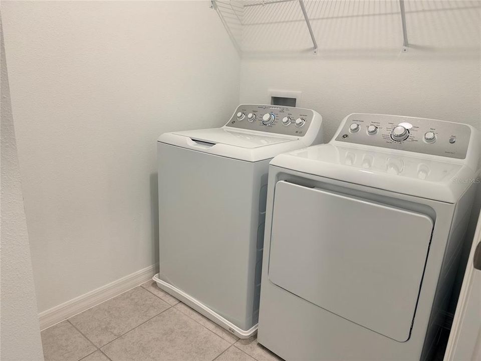 For Rent: $2,490 (4 beds, 2 baths, 1876 Square Feet)