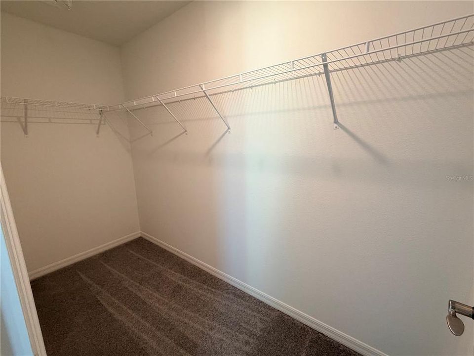 For Rent: $2,490 (4 beds, 2 baths, 1876 Square Feet)