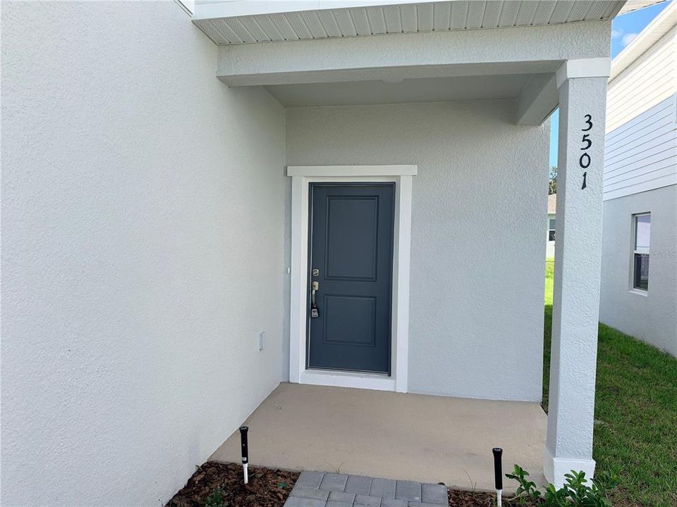 For Rent: $2,490 (4 beds, 2 baths, 1876 Square Feet)