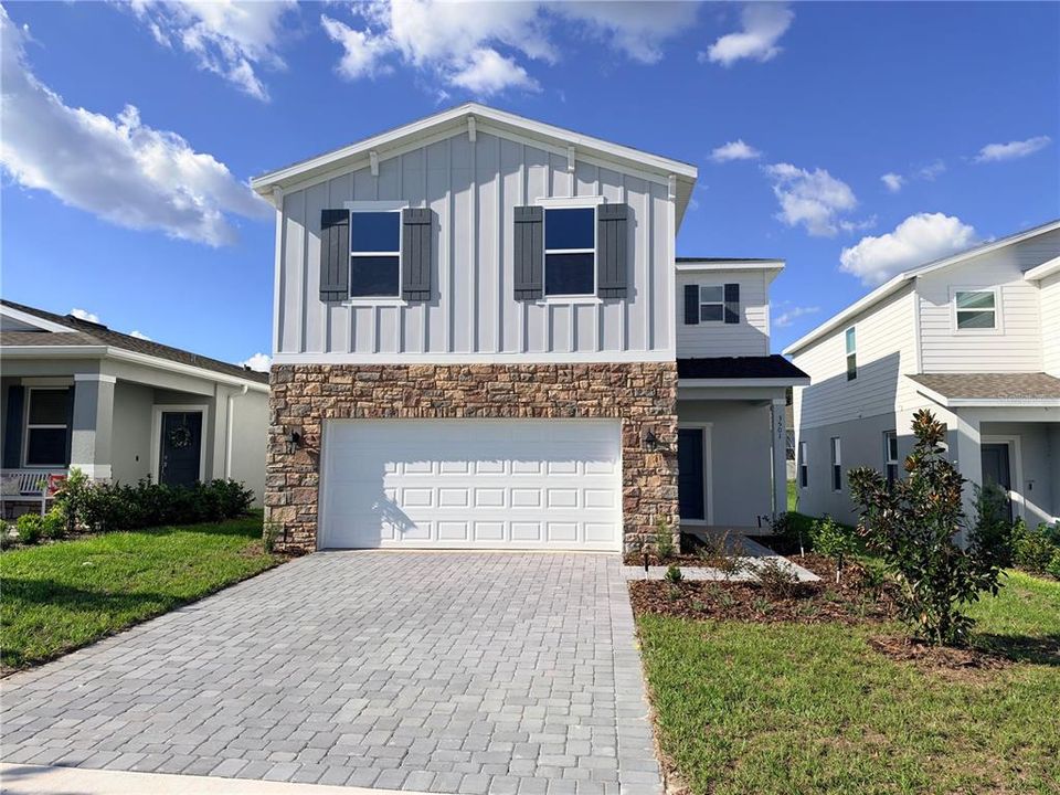 For Rent: $2,490 (4 beds, 2 baths, 1876 Square Feet)