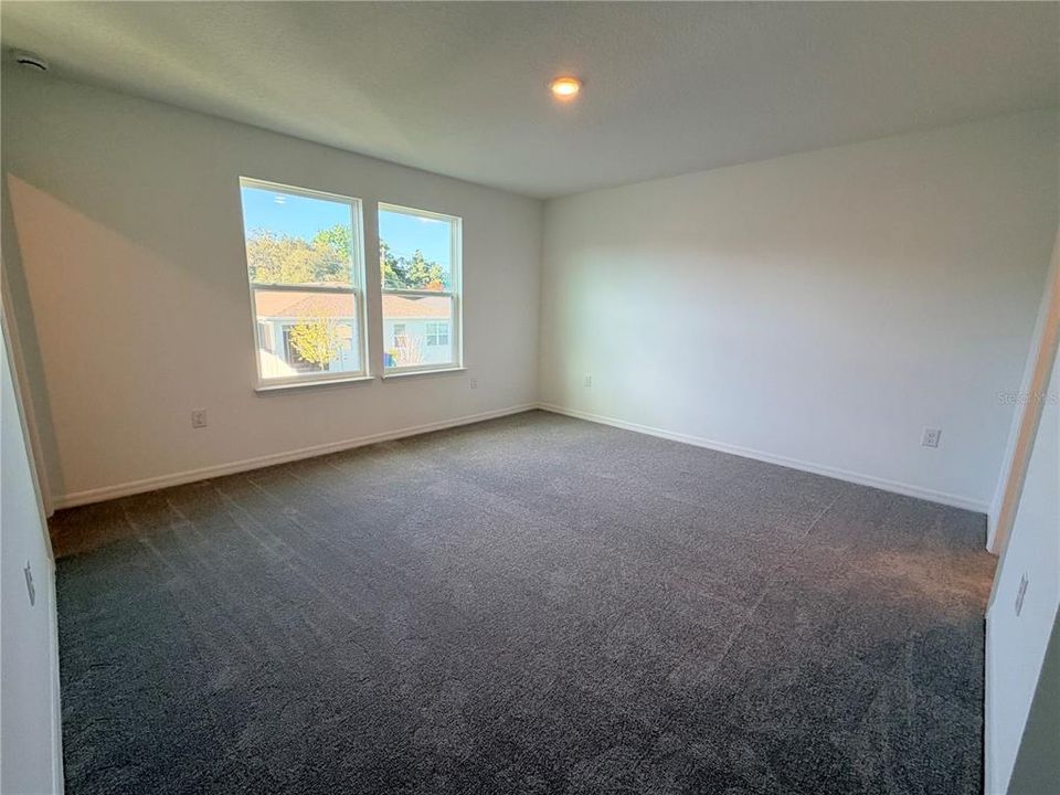For Rent: $2,490 (4 beds, 2 baths, 1876 Square Feet)