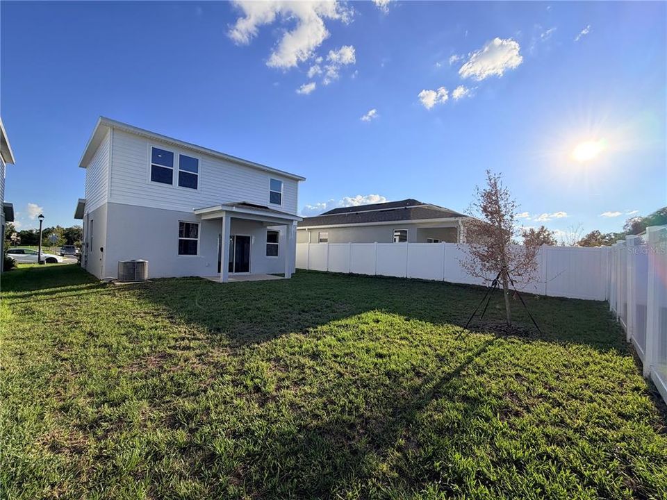 For Rent: $2,490 (4 beds, 2 baths, 1876 Square Feet)