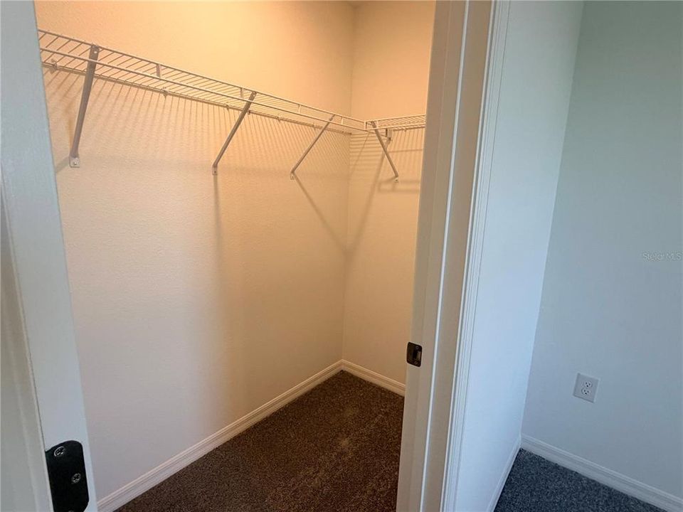 For Rent: $2,490 (4 beds, 2 baths, 1876 Square Feet)