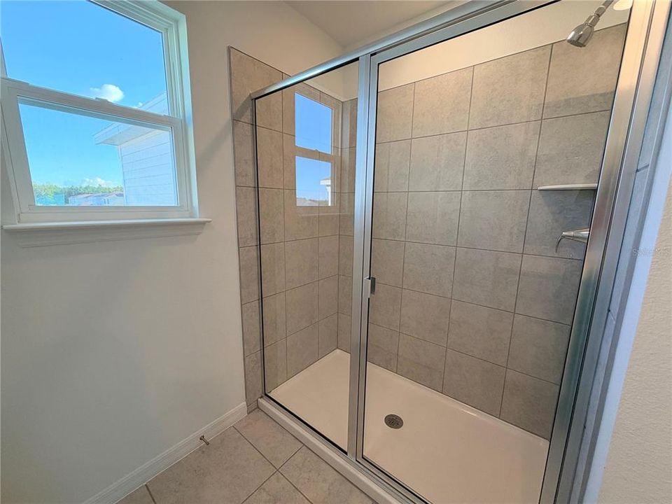 For Rent: $2,490 (4 beds, 2 baths, 1876 Square Feet)