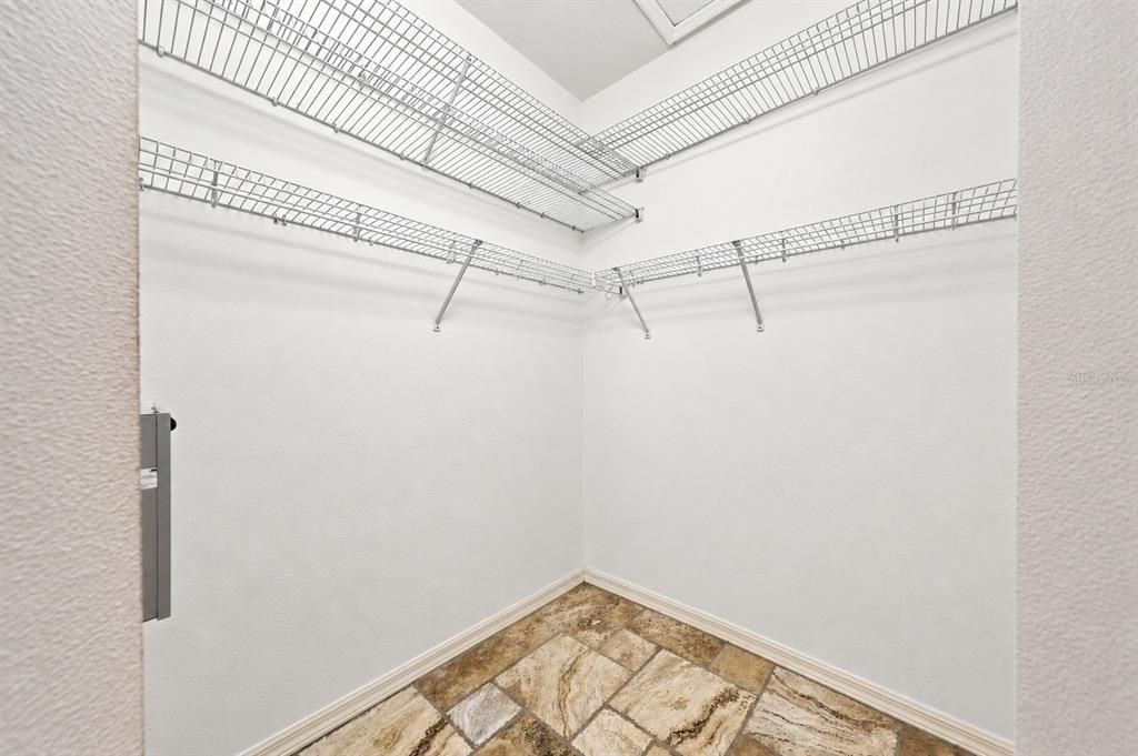 For Sale: $385,000 (4 beds, 2 baths, 1825 Square Feet)
