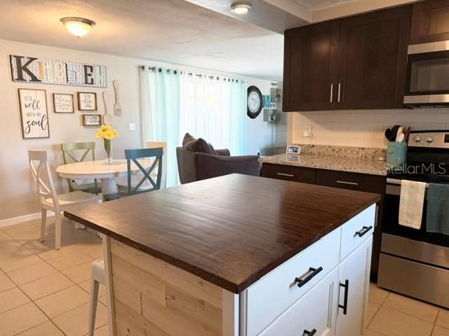 En Venta: $210,000 (2 camas, 2 baños, 1042 Pies cuadrados)