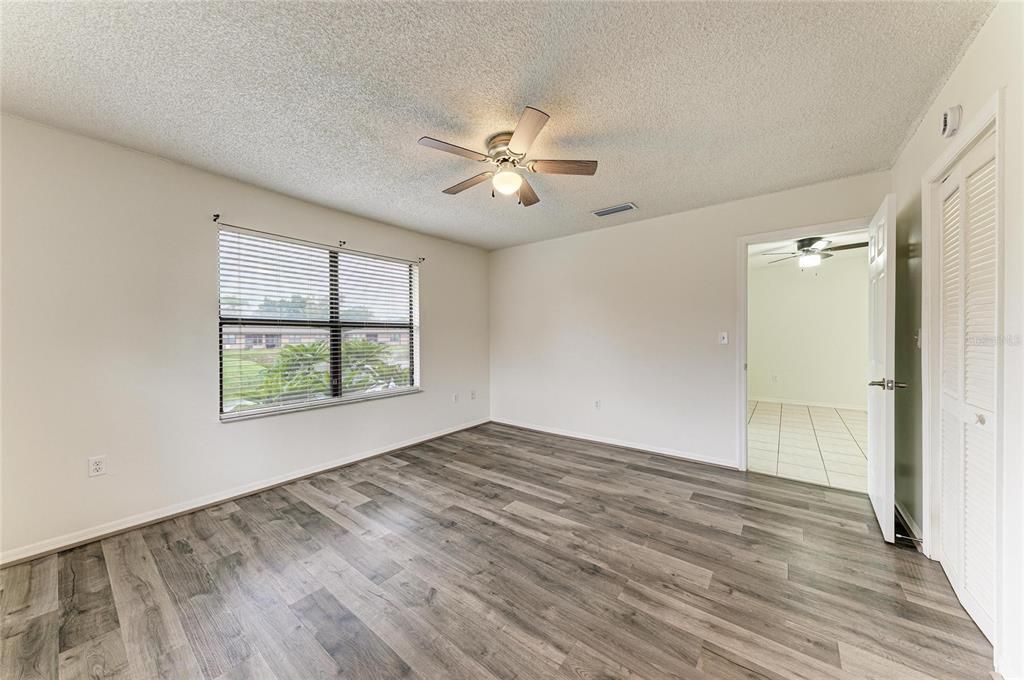 For Sale: $175,000 (2 beds, 2 baths, 1039 Square Feet)