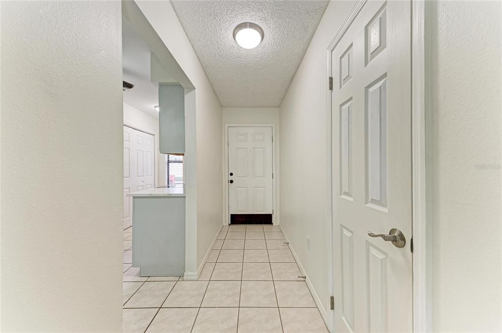 For Sale: $175,000 (2 beds, 2 baths, 1039 Square Feet)