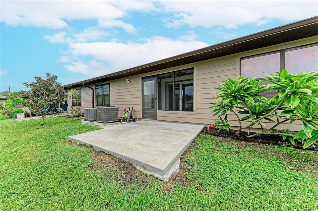 For Sale: $175,000 (2 beds, 2 baths, 1039 Square Feet)