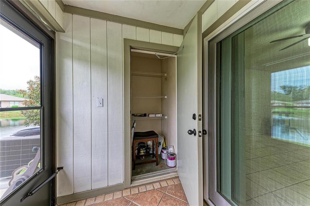 For Sale: $175,000 (2 beds, 2 baths, 1039 Square Feet)