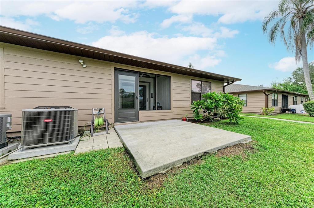 For Sale: $175,000 (2 beds, 2 baths, 1039 Square Feet)