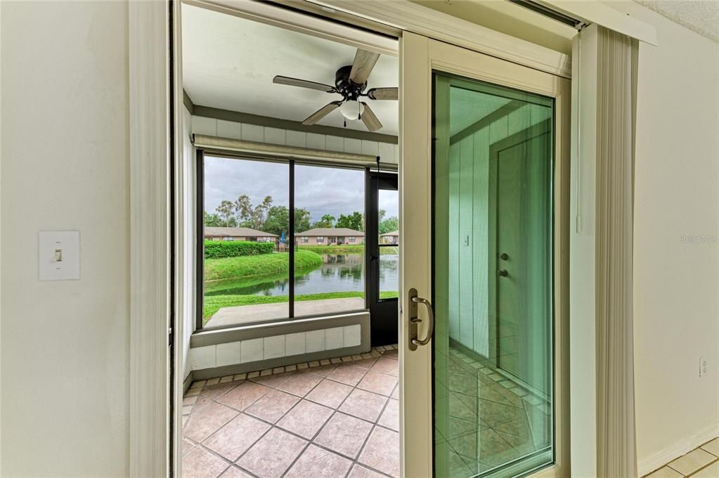 For Sale: $175,000 (2 beds, 2 baths, 1039 Square Feet)