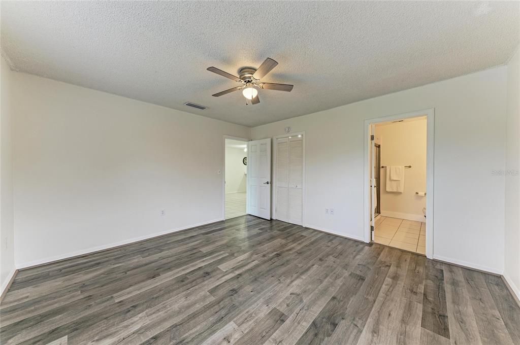 For Sale: $175,000 (2 beds, 2 baths, 1039 Square Feet)