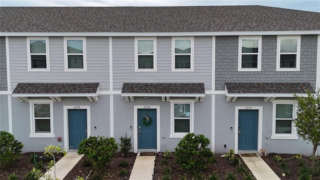 For Rent: $1,800 (2 beds, 2 baths, 1275 Square Feet)